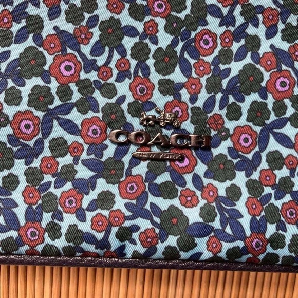Coach Nylon Blue Floral Bag With Matching Leather Wristlet - Picture 11 of 16